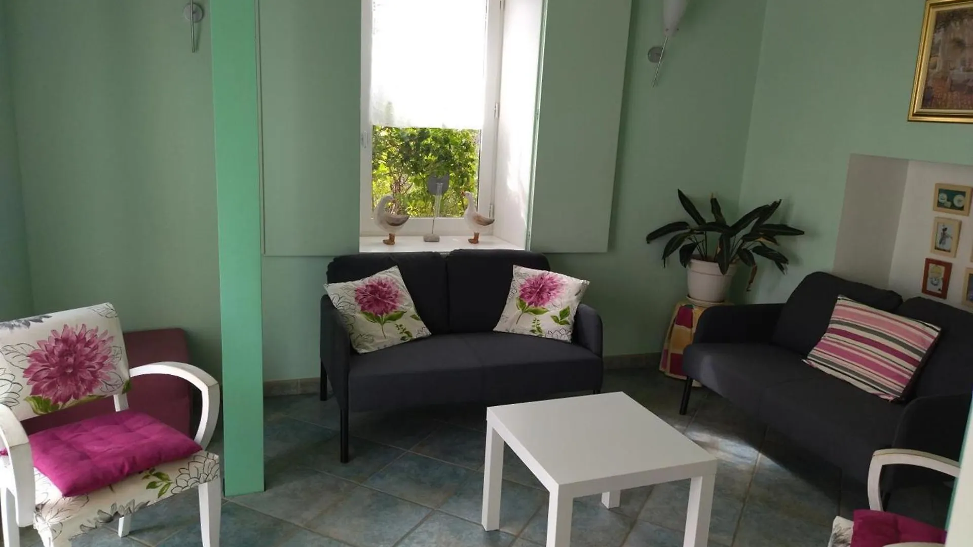 Gite Familial Calme Avec Jardin, Terrasse, Equipements Modernes Et Jeux Pour Enfants A Lentigny - Fr-1-496-129 0*,